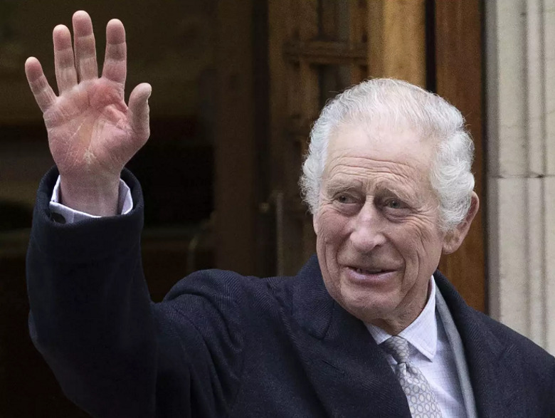 Больной раком Карл III уехал из замка, вместо присутствия на похоронах родственника