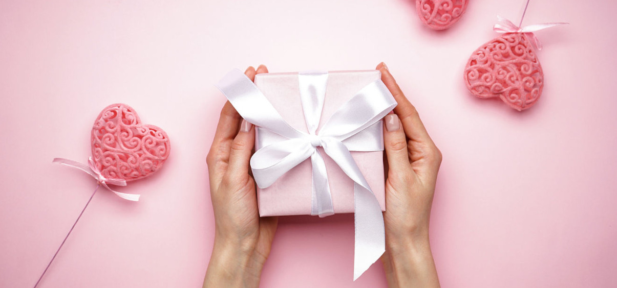 Что подарить любимым на День Святого Валентина: бьюти-подарки