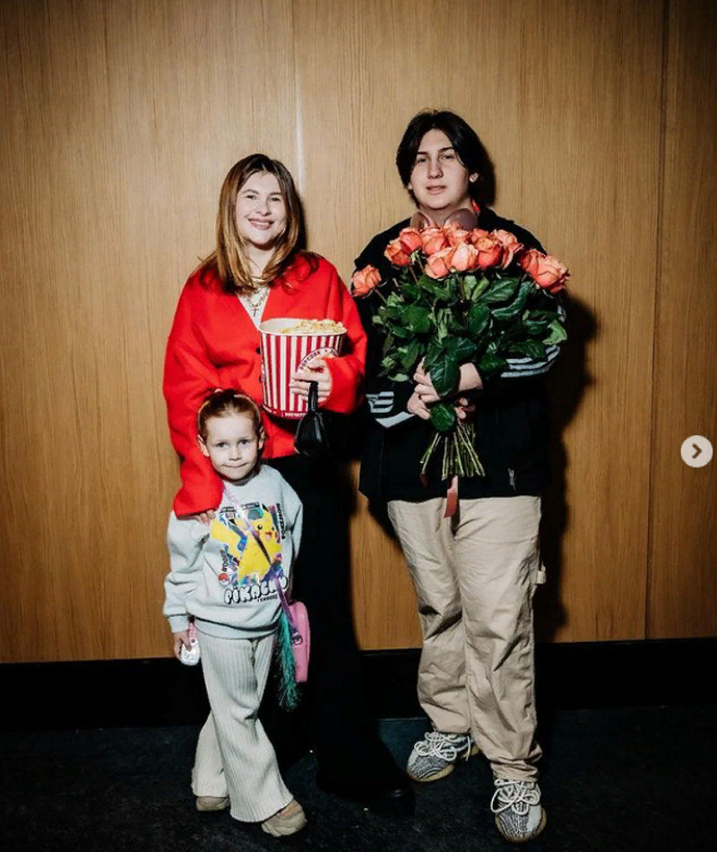 Анна с детьми