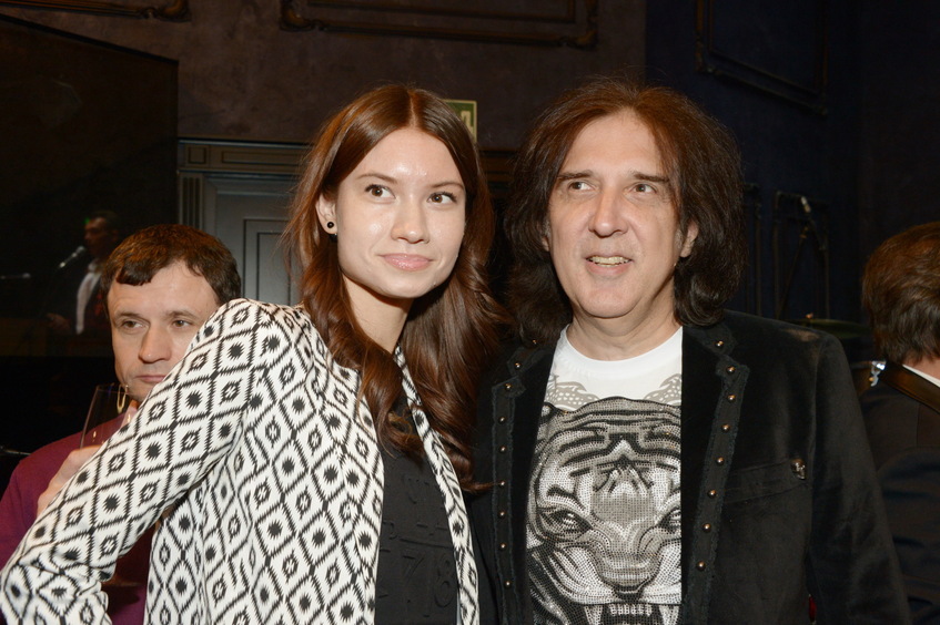 «У нее сейчас другая семья»: почему Кай Метов забрал внебрачных детей от их матерей