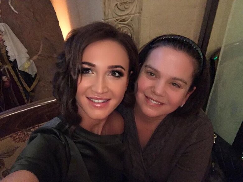 ОЛЬГА И ИРИНА БУЗОВЫ