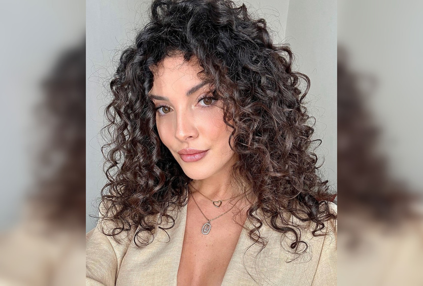 Не только боб: трендовые стрижки для кудрявых волос в 2024 году