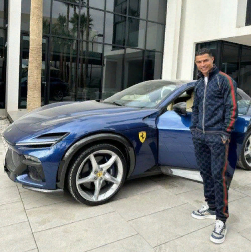 Роналду с новым авто