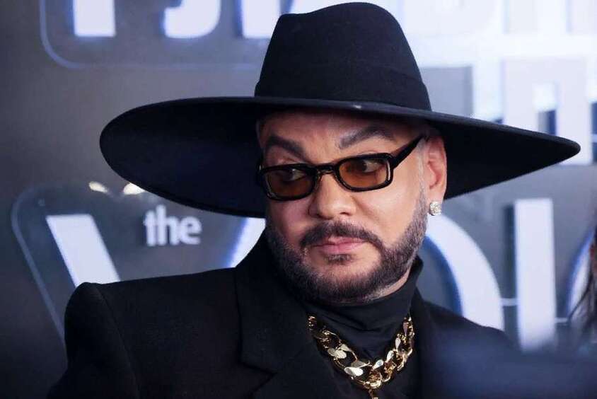 «Попа отвалилась»: у Филиппа Киркорова возникли проблемы с имплантами на ягодицах