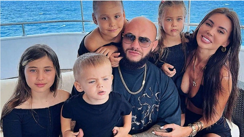 Джиган и Оксана Самойлова с детьми