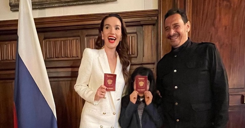 Наталия Орейро с семьей