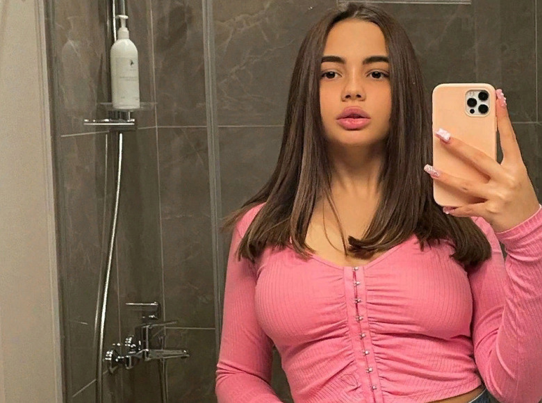 Валя Карнавал