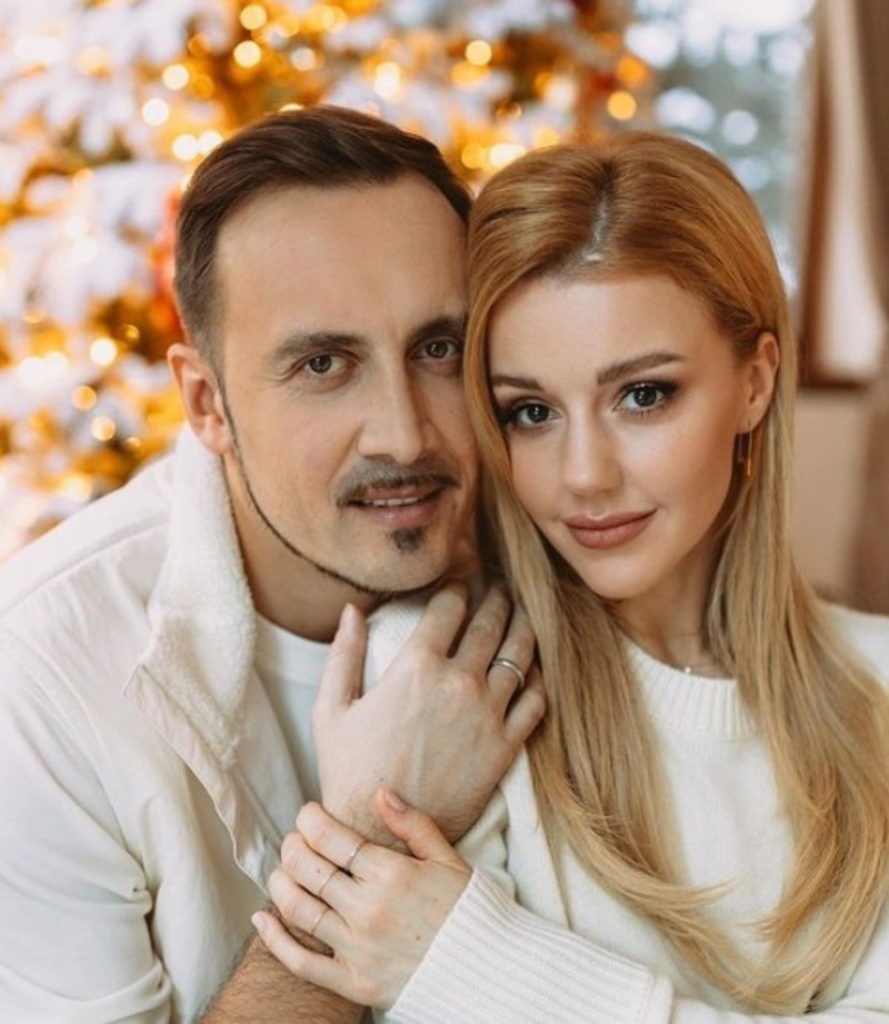 Юлианна Караулова с мужем