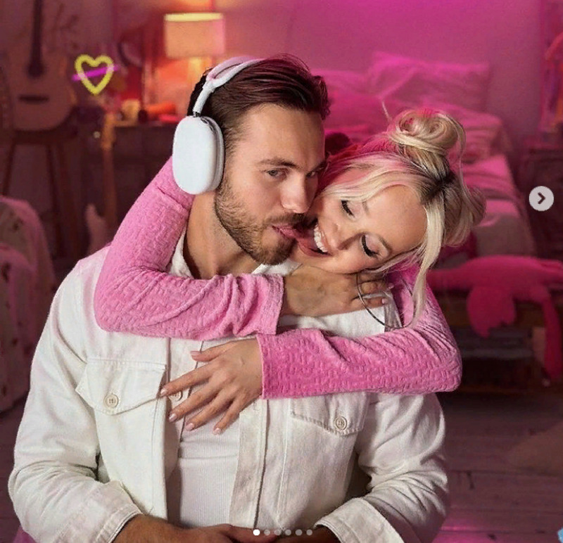 Клава Кока и Александр Поверин