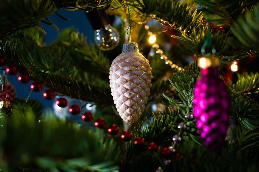 Постеры из СССР и винил: Новый год со вкусом детства