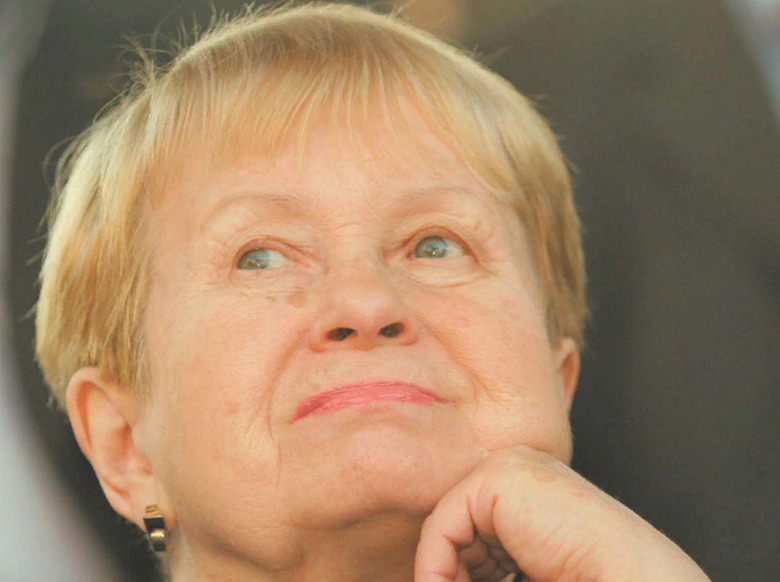 Александра Пахмутова