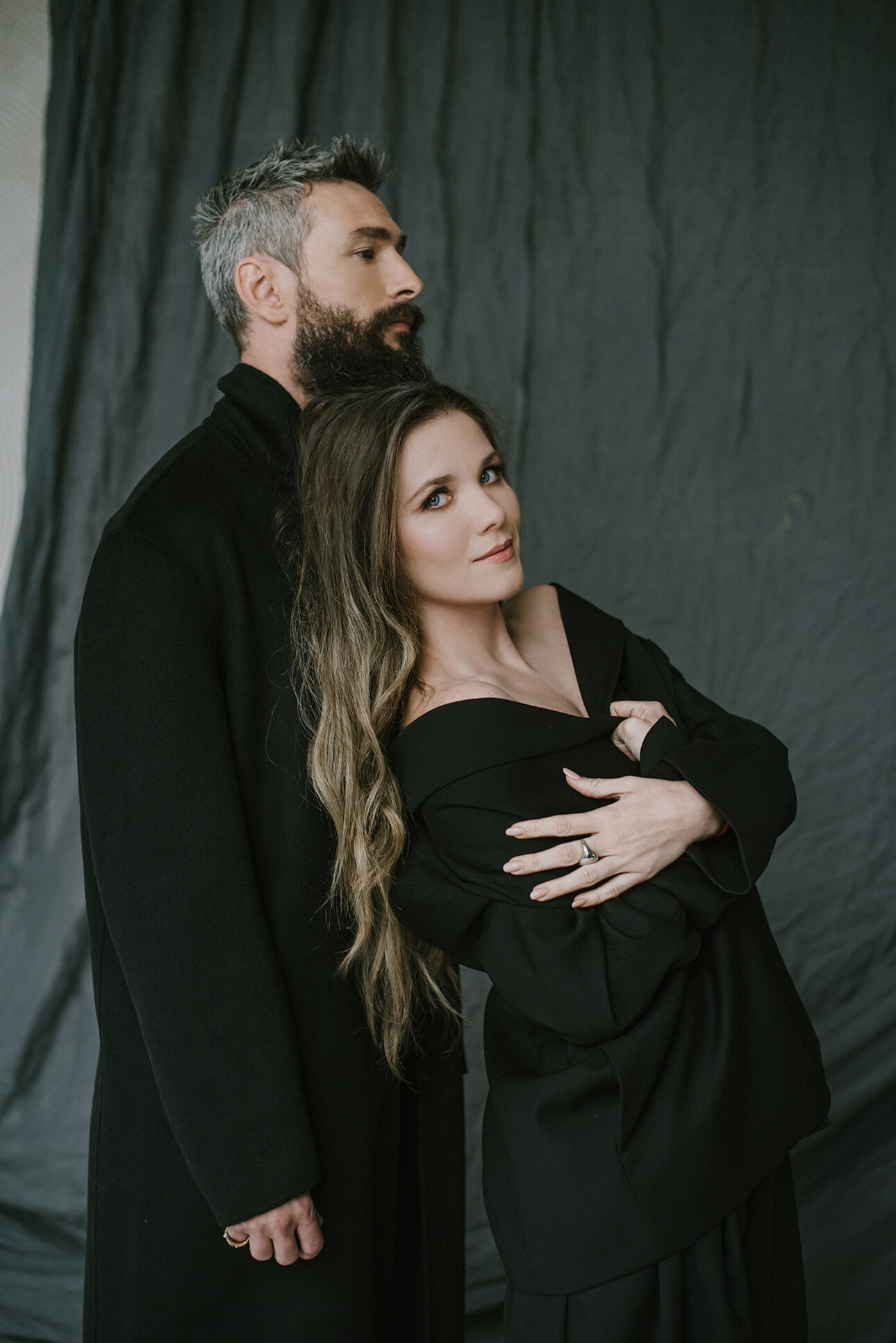 Фото: Мария Хуторцева Стиль: Евгения Лачина Макияж: Екатерина Карташова (визажист Clarins) Волосы: Карина Яськова (стилист парикмахерской BLK для L’oreal Professionnel Paris)