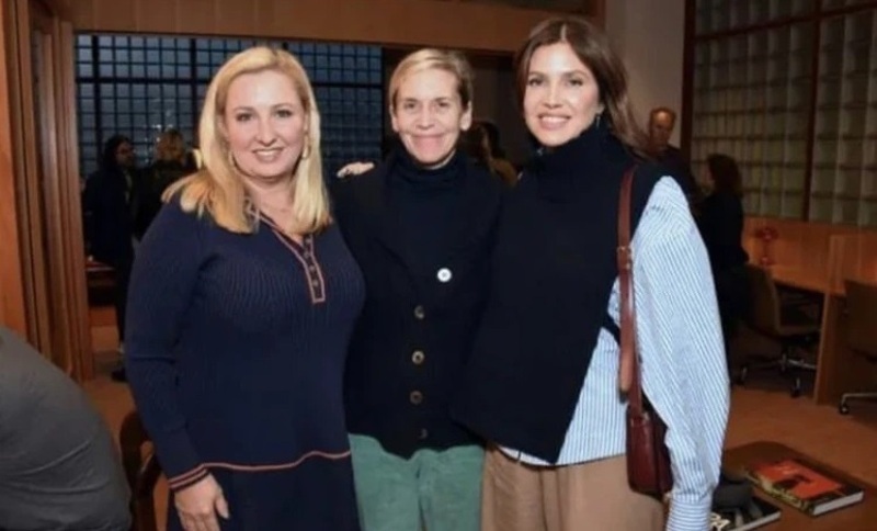 Дарья Жукова (справа)