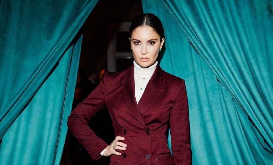 Просто не узнать: Муцениеце поделилась архивными снимками