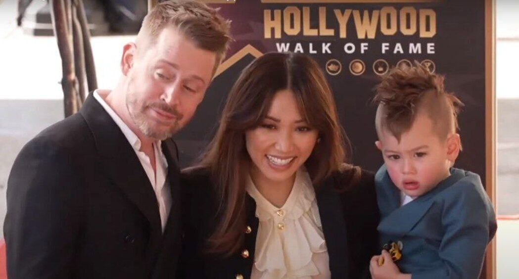 МАКОЛЕЙ КАЛКИН С СЕМЬЕЙ