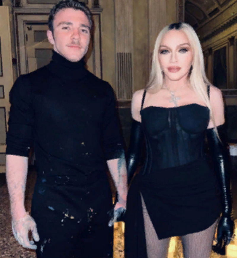 Мадонна с сыном