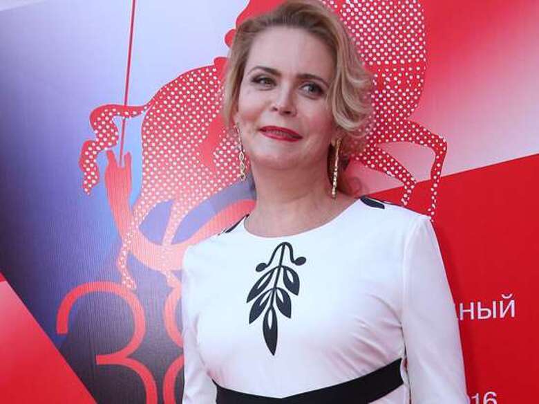 АЛЕНА ЯКОВЛЕВА