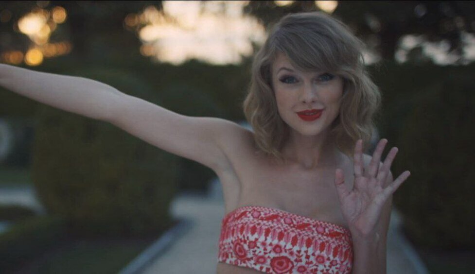 ТЕЙЛОР СВИФТ