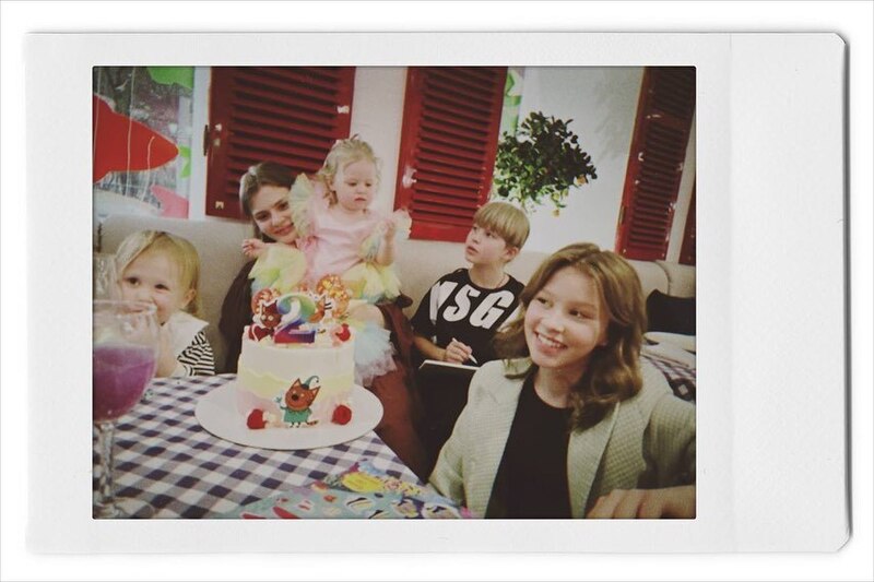 Дочери Юлии Пересильд и Софья Меледина