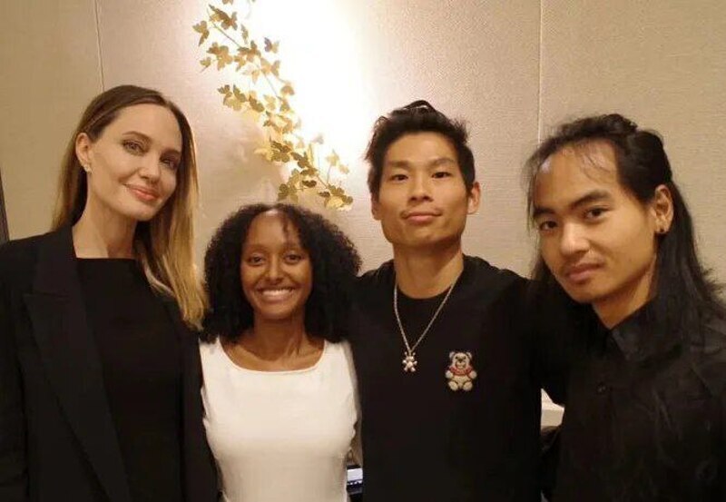 АНДЖЕЛИНА ДЖОЛИ, ЗАХАРА, МЭДДОКС И ПАКС