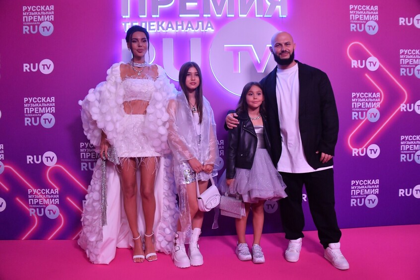 Джиган и Самойлова с дочками