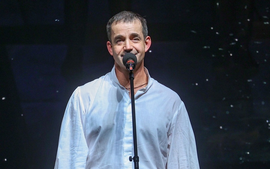 Дмитрий Певцов