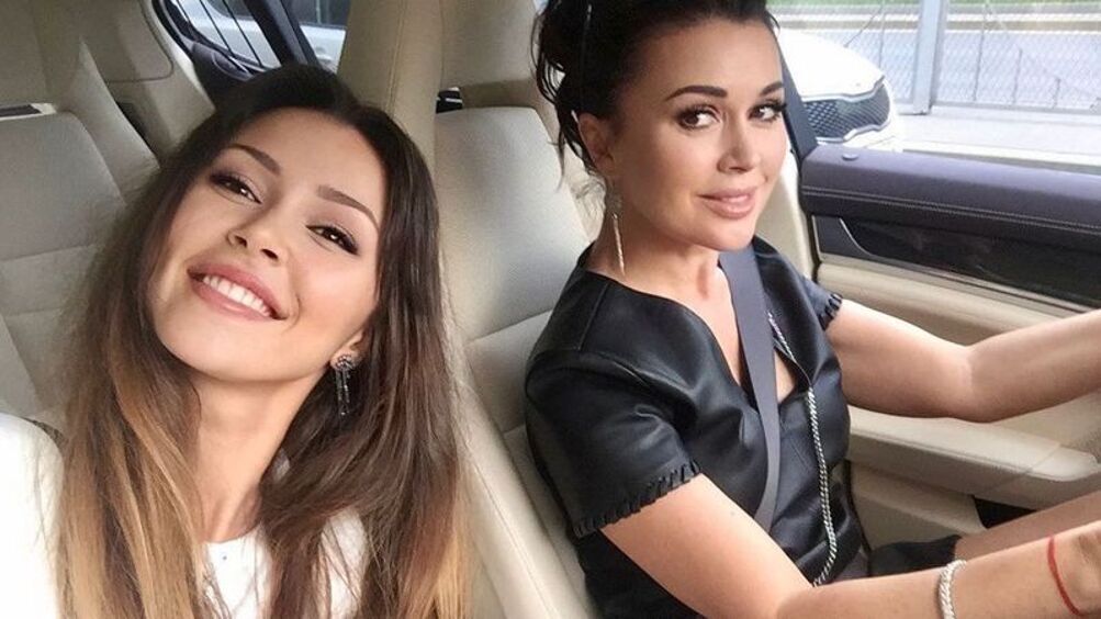 Анастасия и Анна Заворотнюк