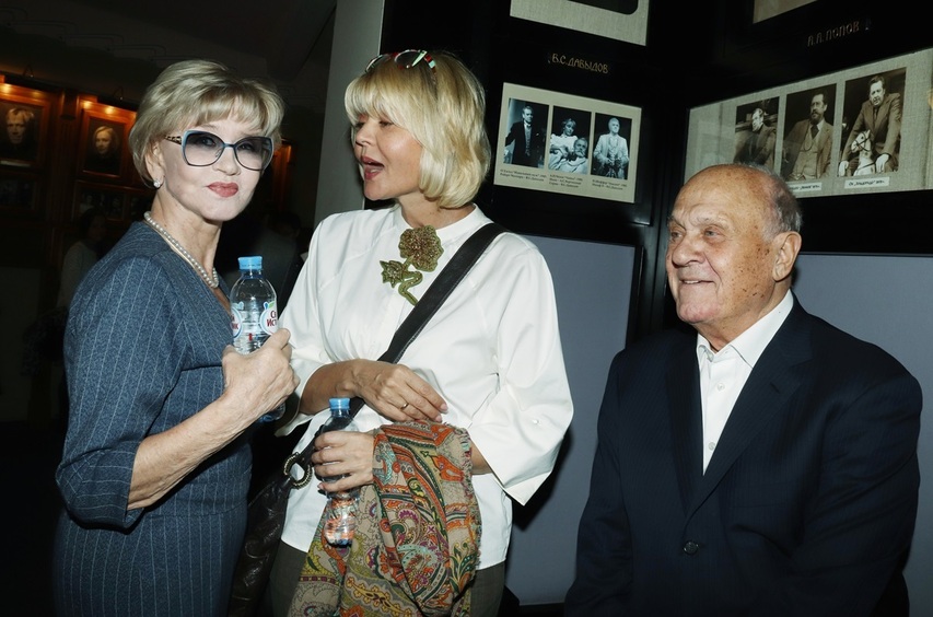 Вера Алентова, Юлия и Владимир Меньшовы