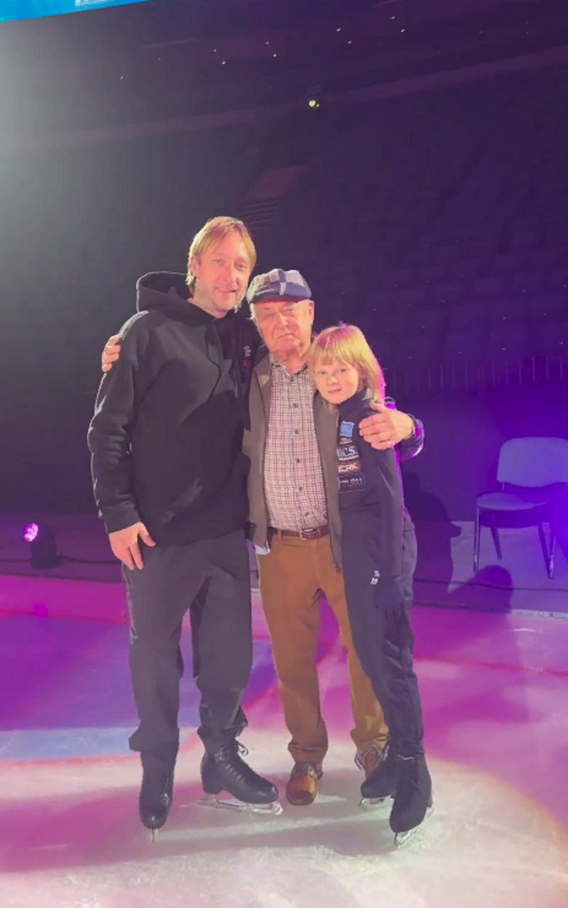 Саша с отцом и Мишиным