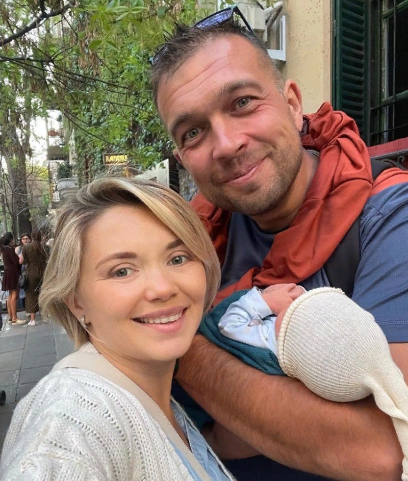 Кузьмина с мужем и дочерью