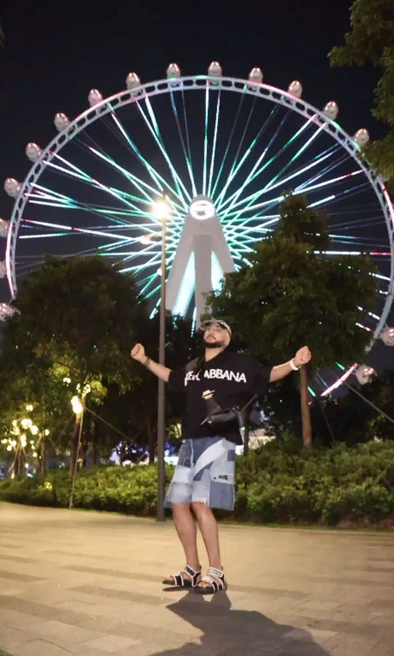 Киркоров "зажигает"