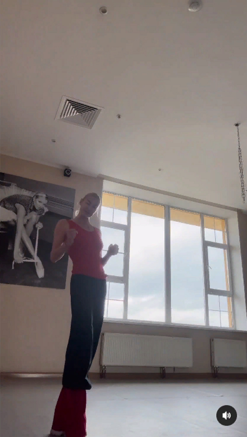 Балерина выглядит истощенной