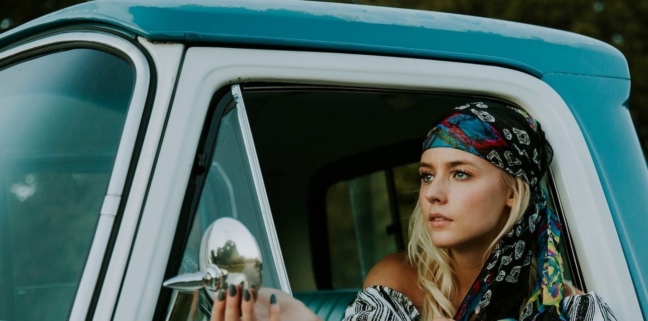 косынка уместна в любой сезон