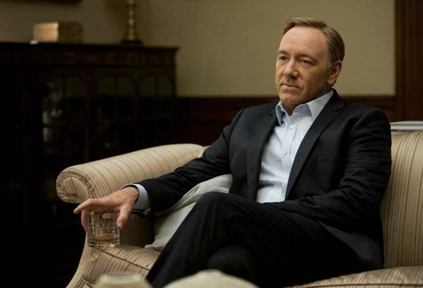 Кадр из Т/С "КАРТОЧНЫЙ ДОМИК"