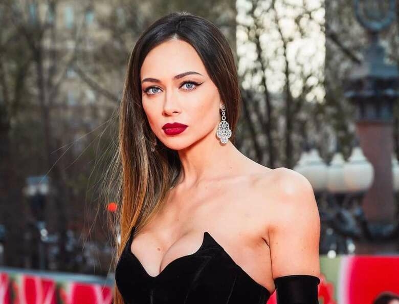 Настасья Самбурская — о своем избраннике: «Должен зарабатывать не меньше, чем я»