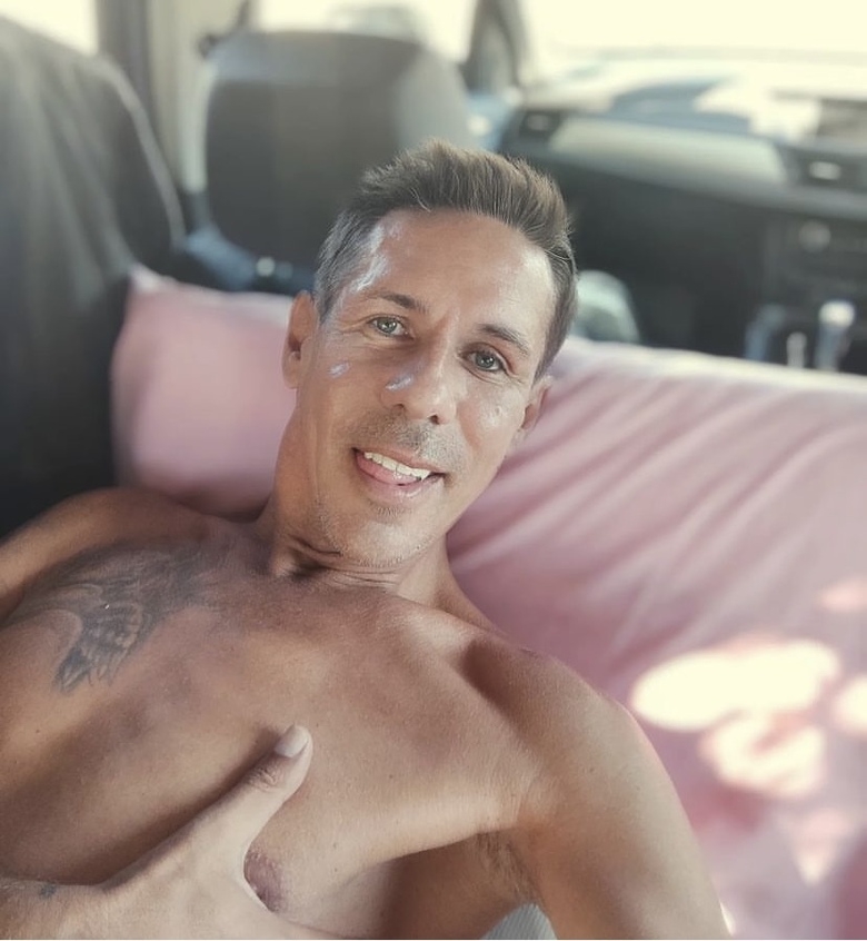 Панин в машине