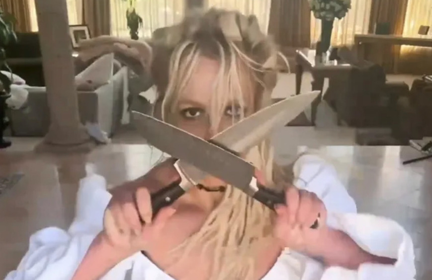 То самое видео с ножами