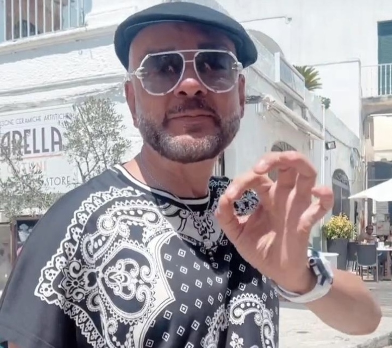 Киркоров на отдыхе показал свой торс: зрелище впечатляющее