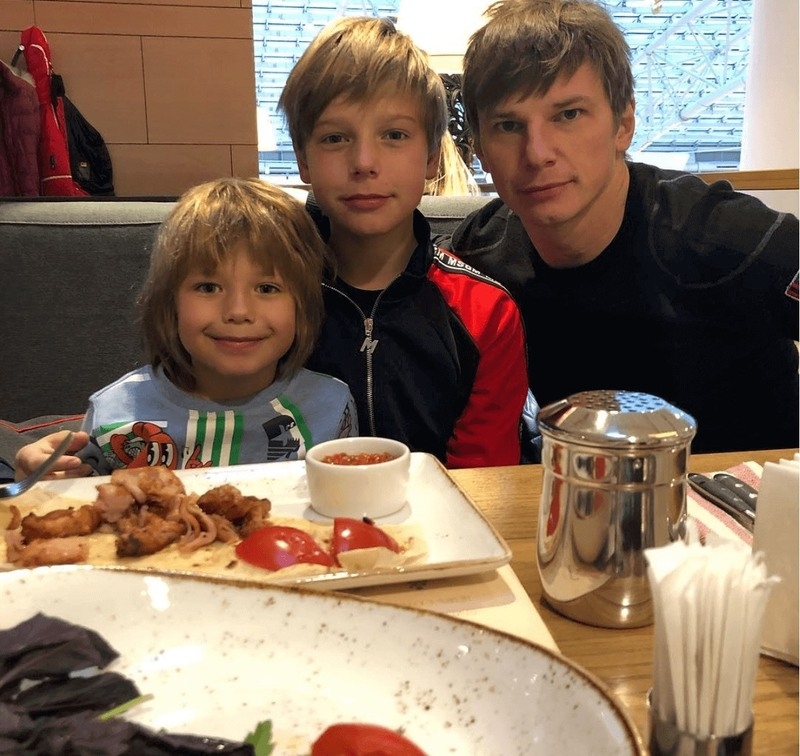 Андрей Аршавин с детьми