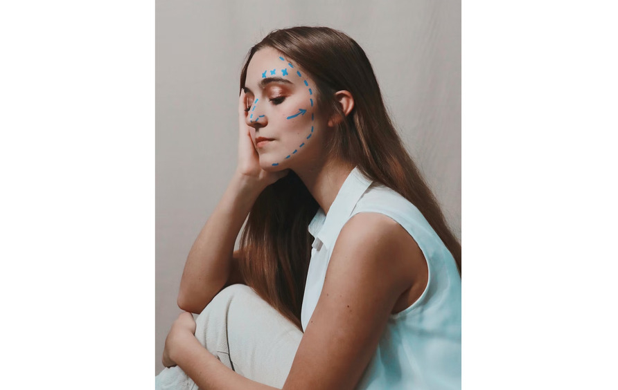 Назад в прошлое: круговая подтяжка лица как способ вернуть молодость