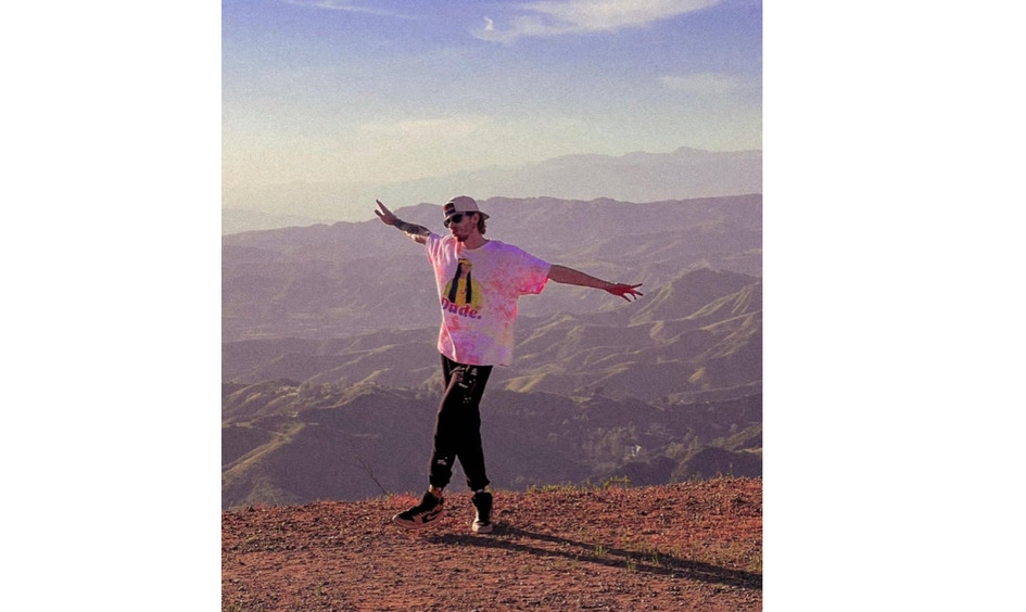 Никита Пресняков отмечает день рождения вдали от России