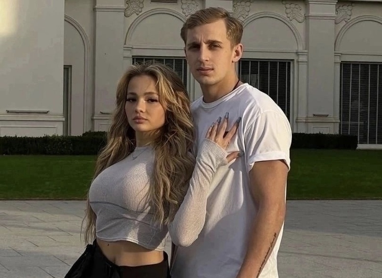 Валя Карнавал и Саша Стоун