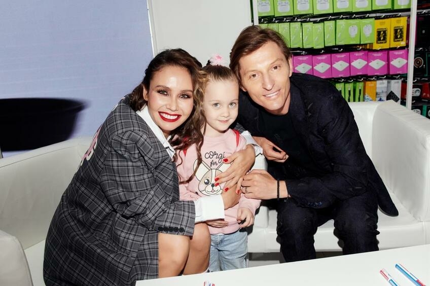 Ляйсан Утяшева и Павел Воля: игры вместо гаджетов, спорт и книги