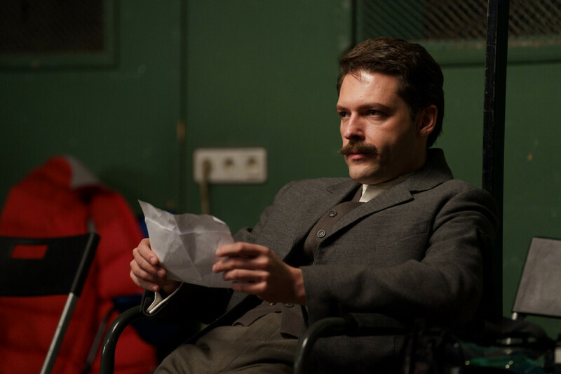 Кадр из фильма "Хитровка. Знак четырех" Карена Шахназарова