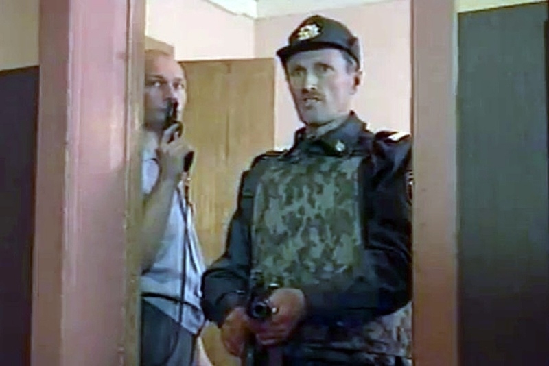 Кадр из сериала "Улицы разбитых фонарей-1"