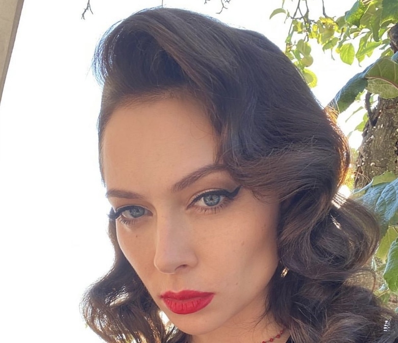 Настасья Самбурская