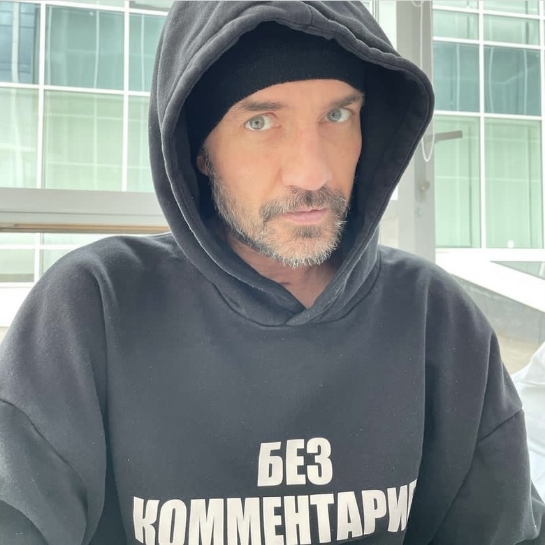 Роман Костомаров впервые после госпитализации вышел на связь