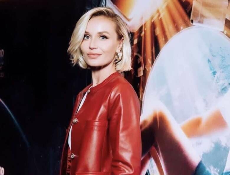 Кадры недели: Самбурская оголила грудь на красной дорожке, к Полине Гагариной запретили приближаться