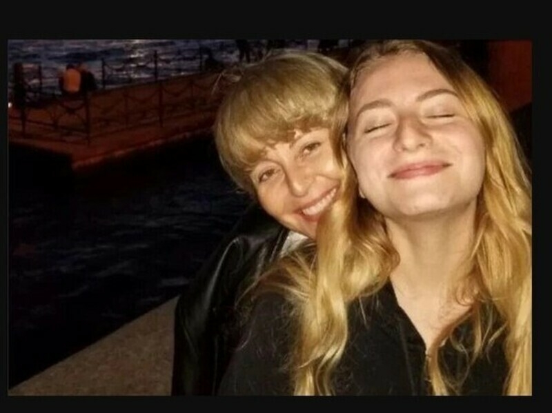 Певица с дочерью Елизаветой