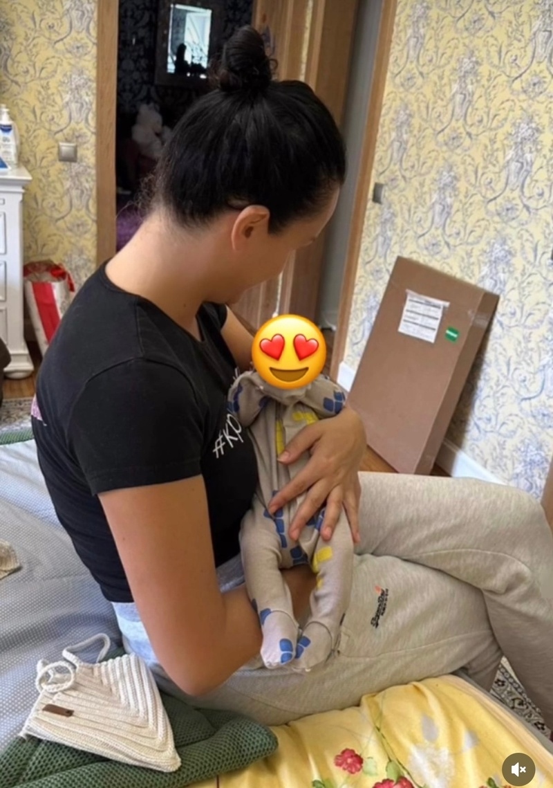 Артистка показала маленького внука